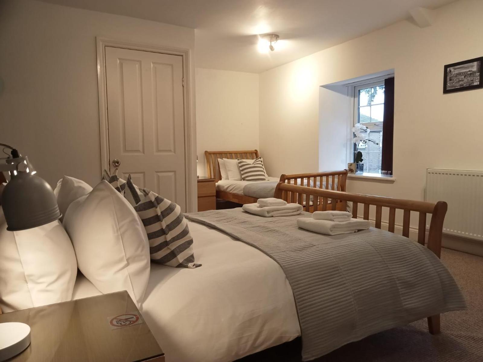 Quarrie House Aparthotel Крамлингтън Екстериор снимка