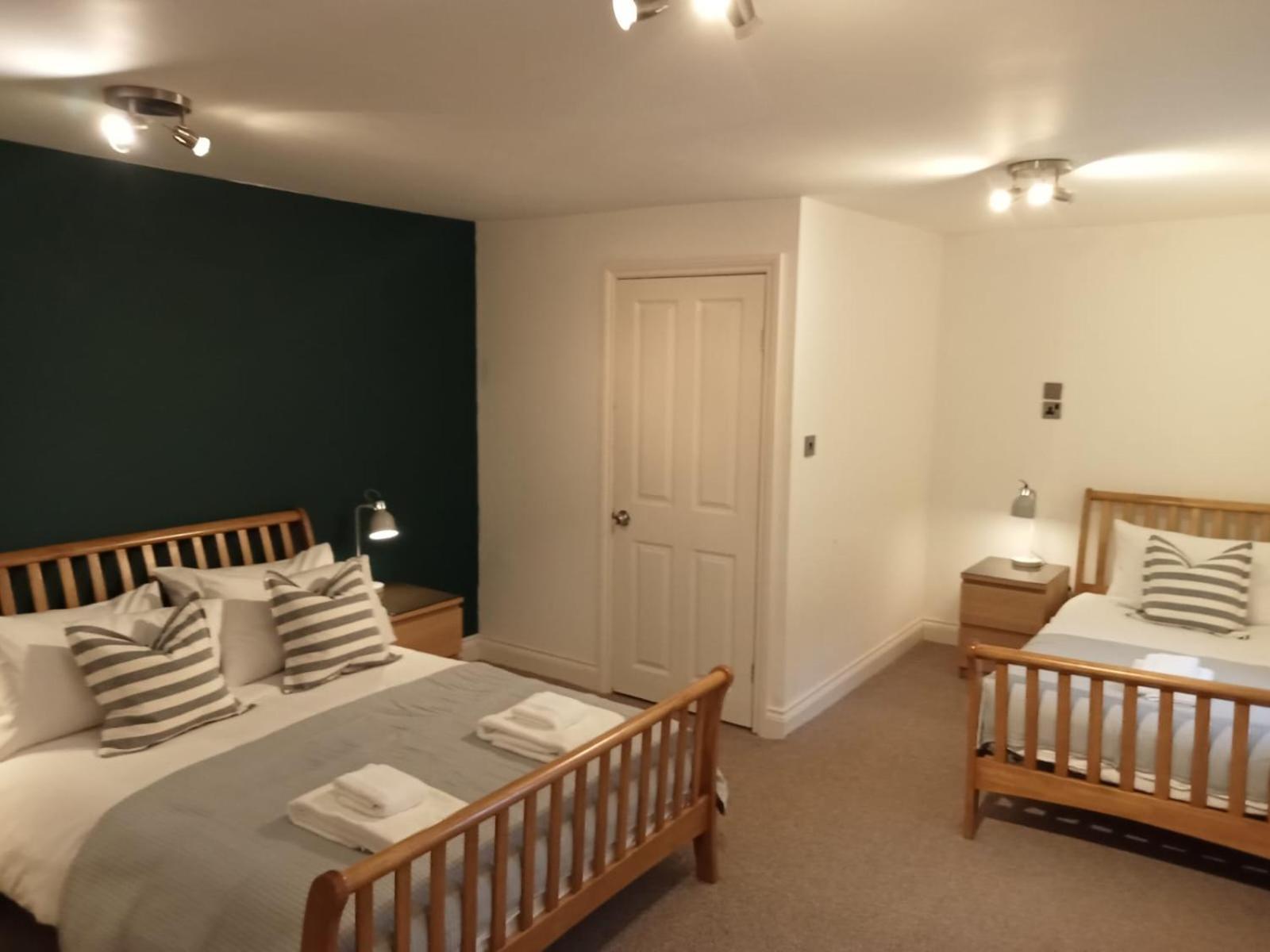 Quarrie House Aparthotel Крамлингтън Екстериор снимка